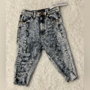 🆕 Stone Wash Distress Jean Shorts Size Small